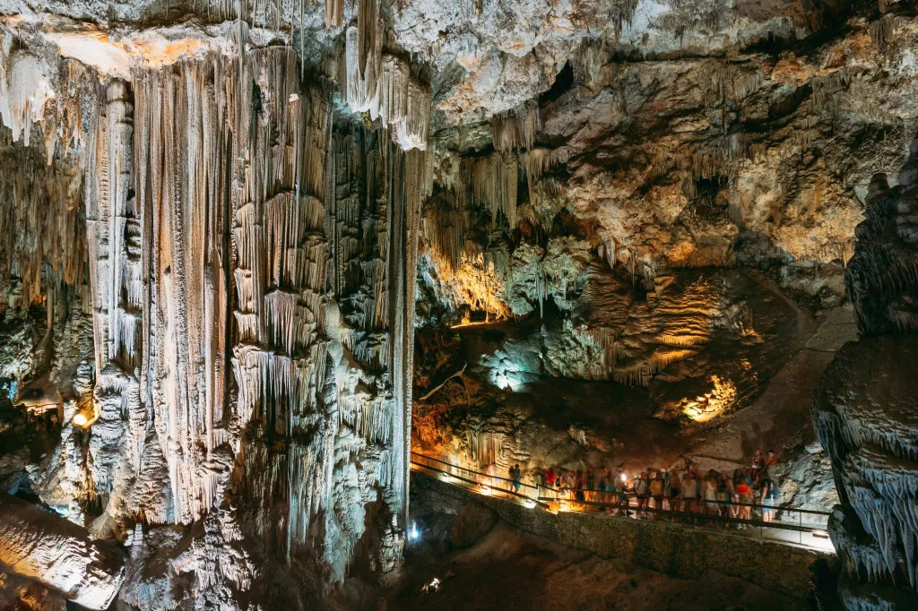 Zijn de grotten van Nerja de moeite waard?