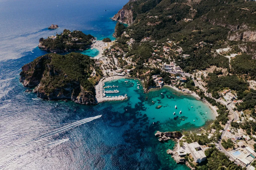 Groene landschappen in Paleokastritsa verkennen
