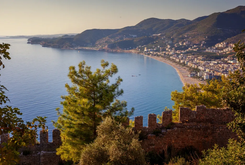 Wat is de geschiedenis van de burcht van Alanya