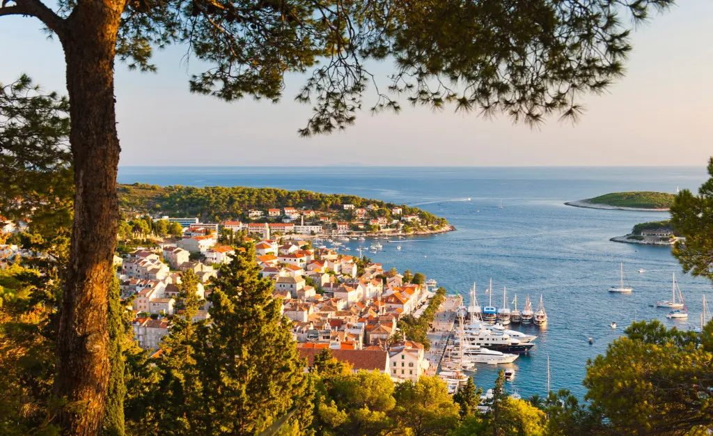 Waarom is het eiland Hvar een verborgen schat?
