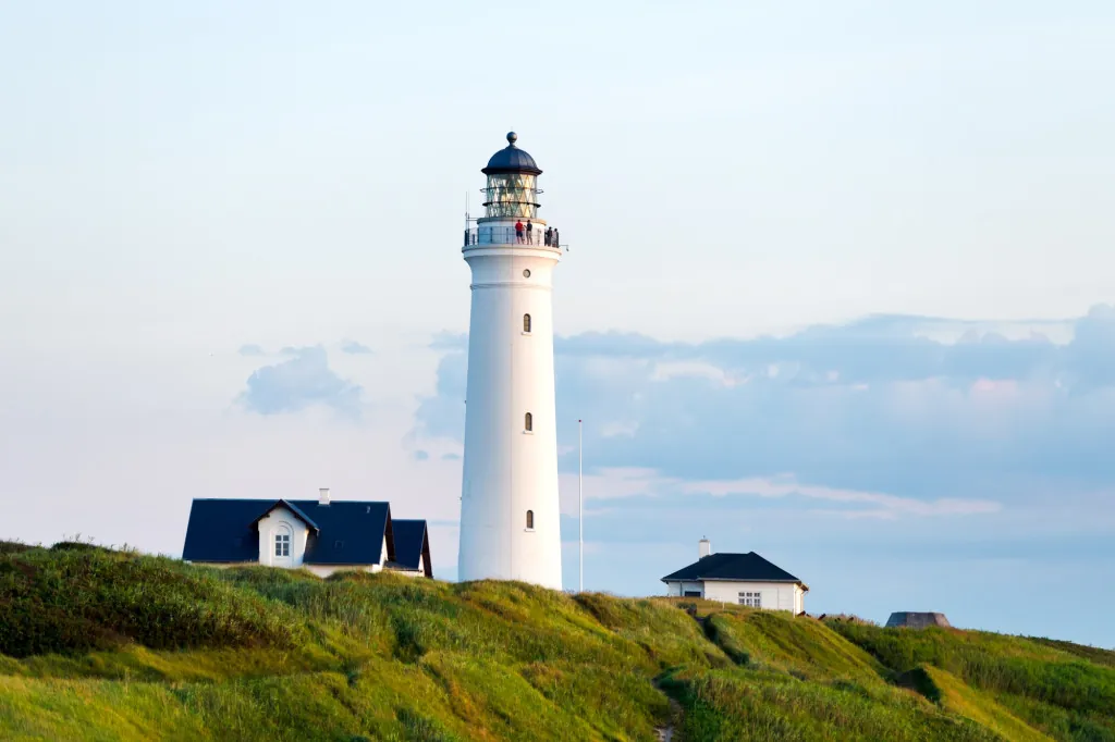 Hammeren Lighthouse en de rotskust verkennen