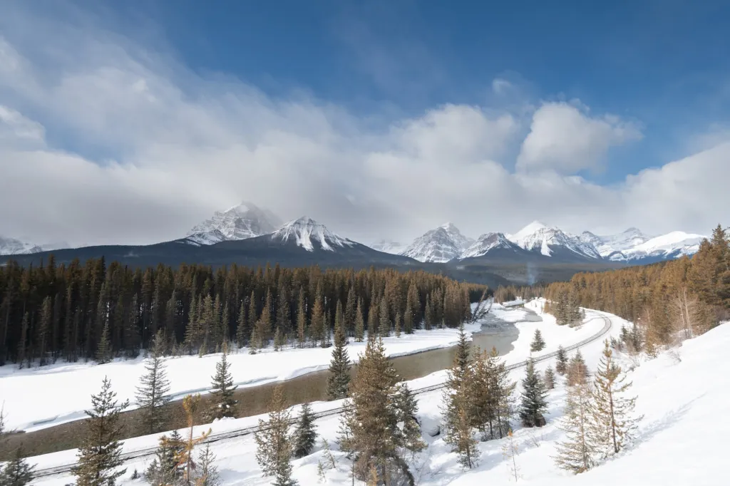 Wat zijn de beste seizoenen voor een reis door Alberta