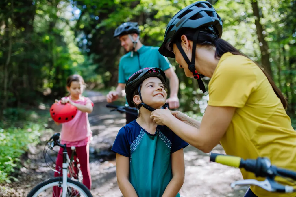 Fietsen langs de elfstedentocht met het gezin