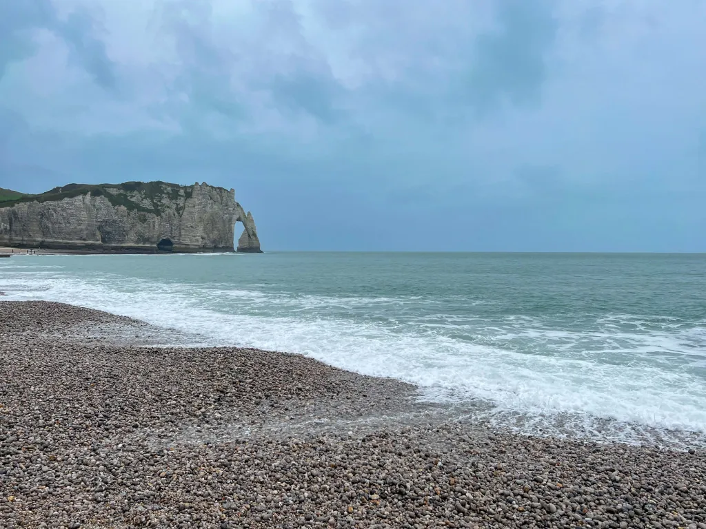 Hoe ziet een rondleiding op Omaha Beach eruit?
