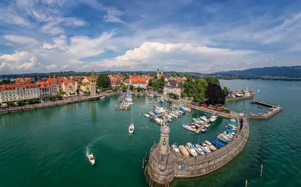 Wat maakt het eilandstadje Lindau historisch interessant?