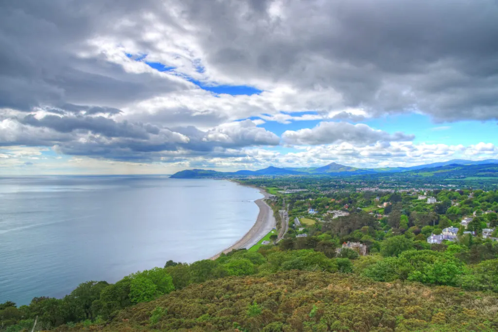 Wandelen langs de kliffen van Bray Head