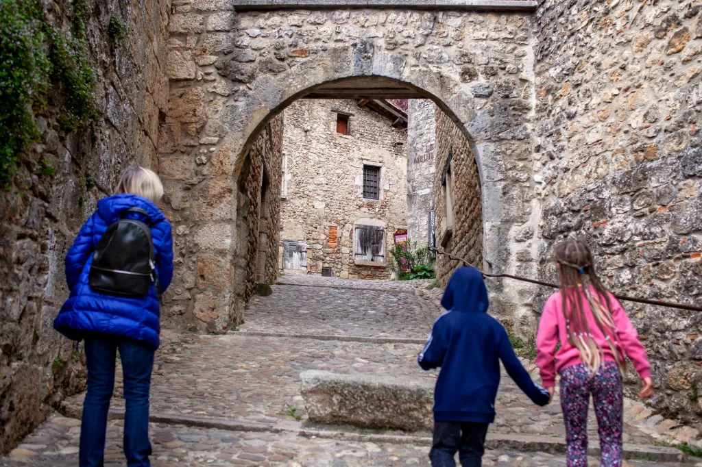 Hoe bezoek je Château de Roussan met kinderen