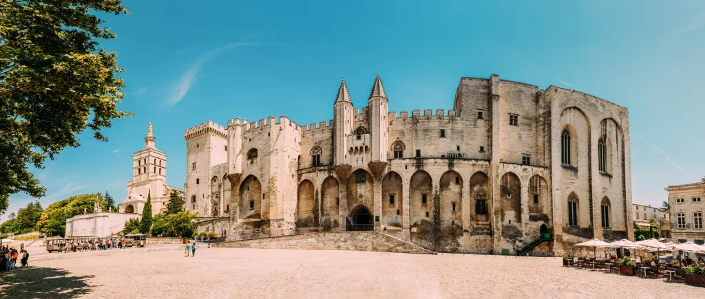 Waarom het Pausenpaleis in Avignon bezoeken?