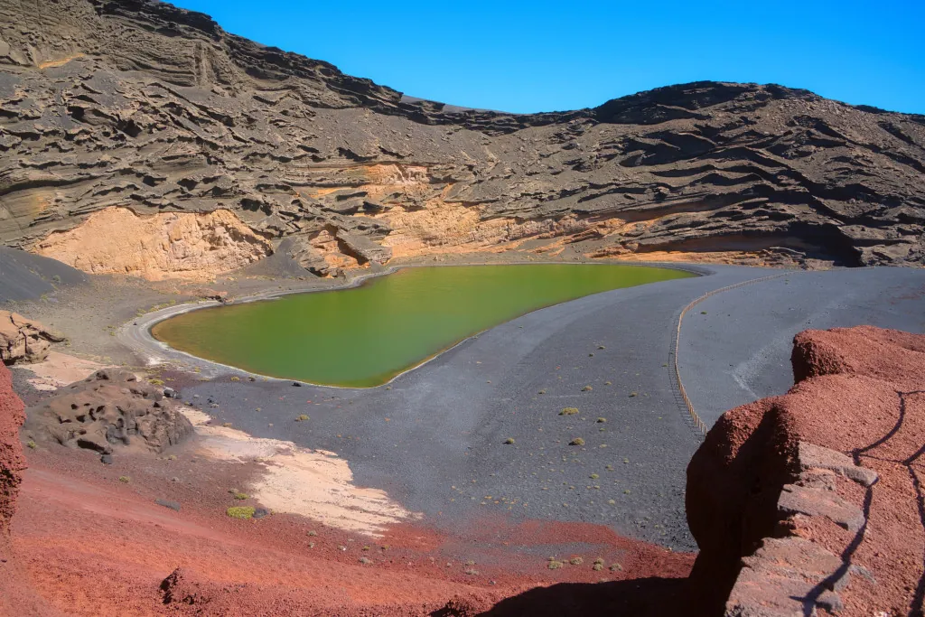 Wat maakt El Golfo en de groene lagune bijzonder?