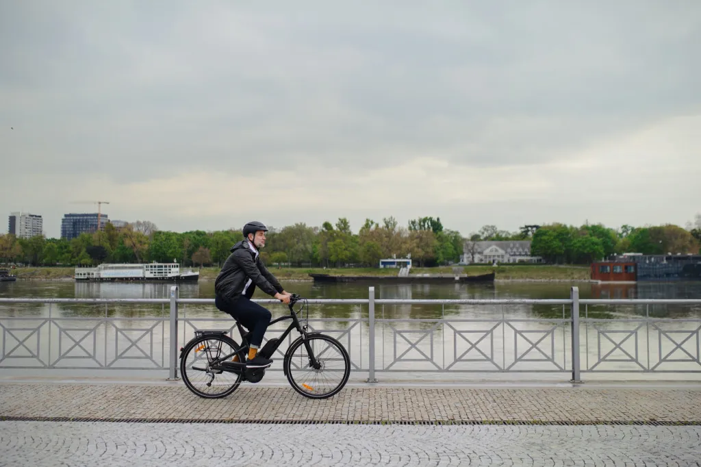 Fietsen langs de Waal en het omliggende rivierlandschap
