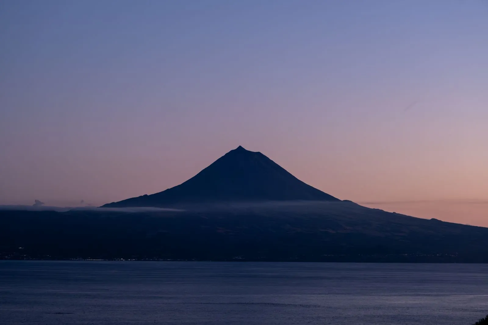 Het beklimmen van de Pico berg op Pico