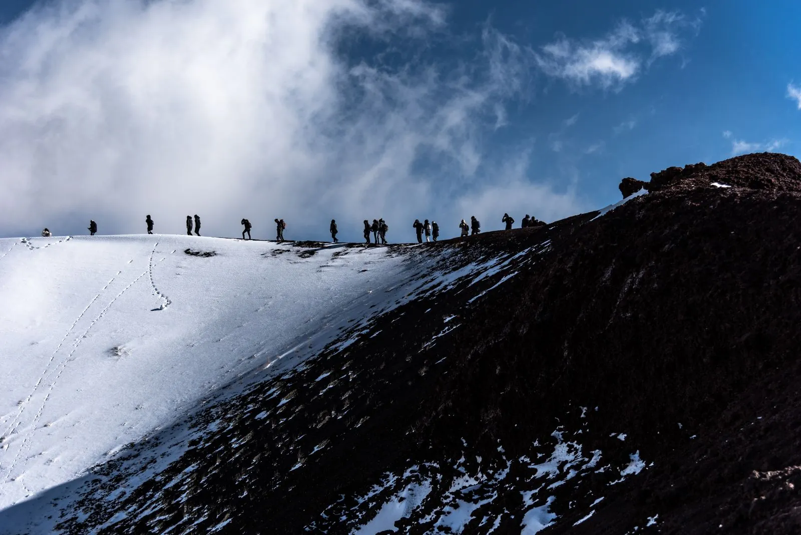 Wandelen langs de vulkanische hellingen van de Etna