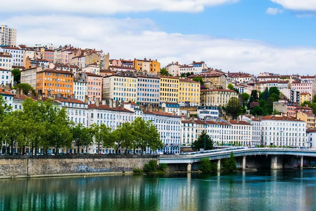 LYON