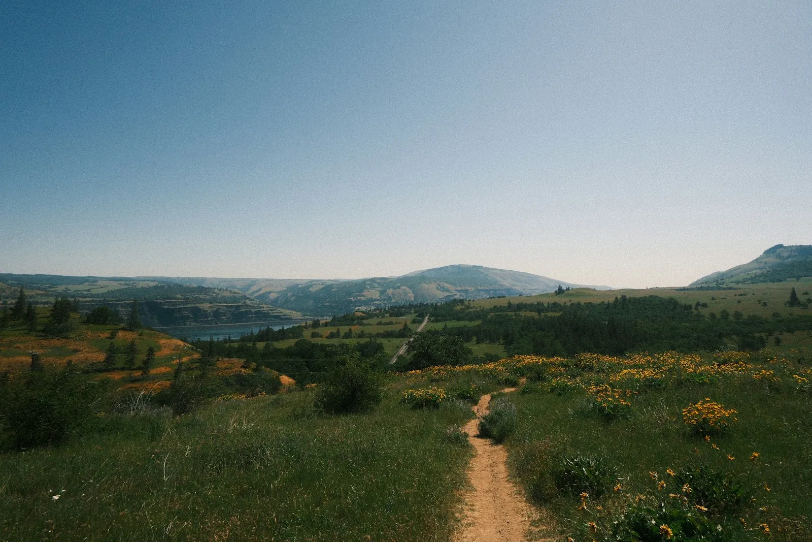 Zijn er wandelroutes in de natuur rondom Chersonisos