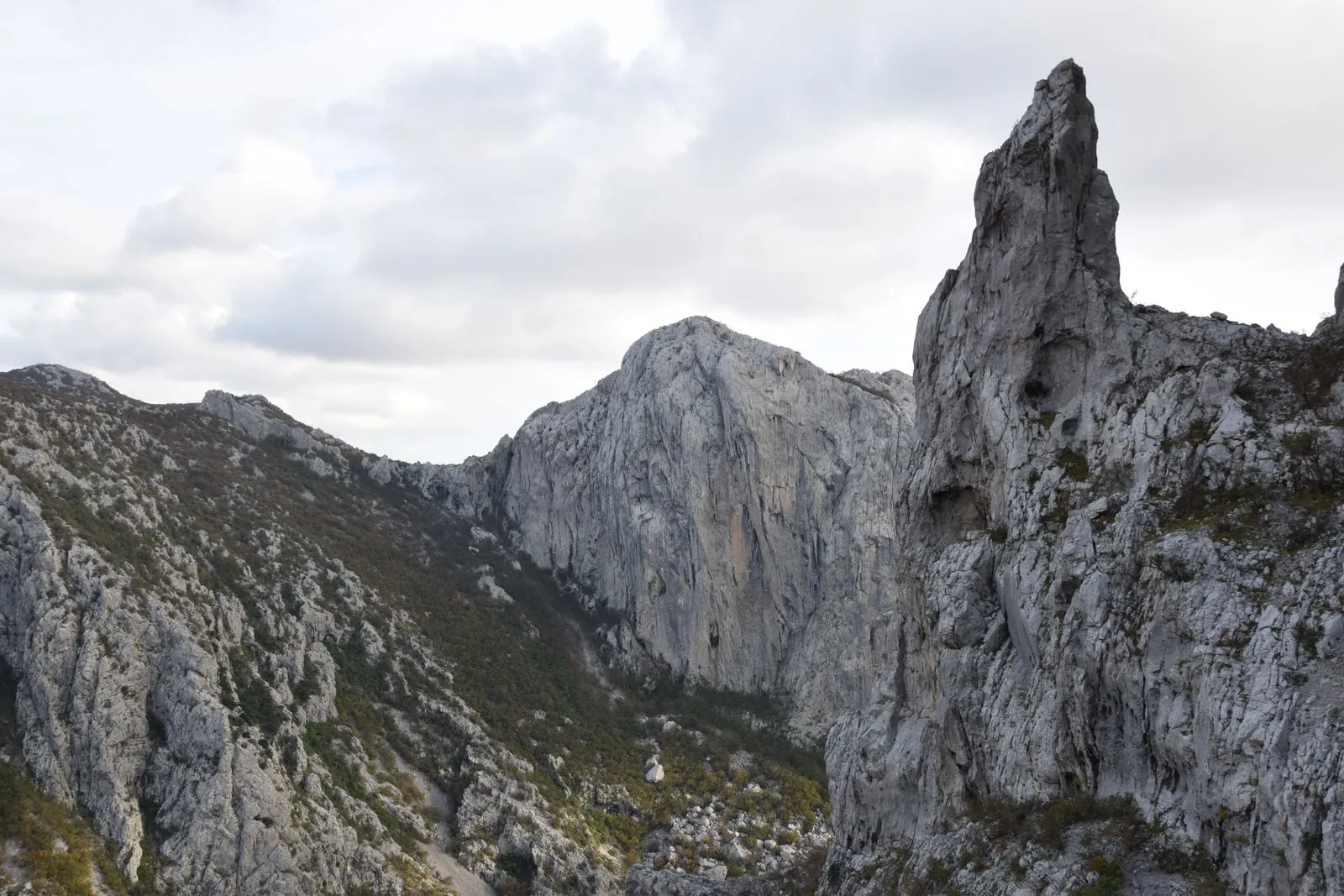 Hoe je kunt wandelen in nationaal park Paklenica