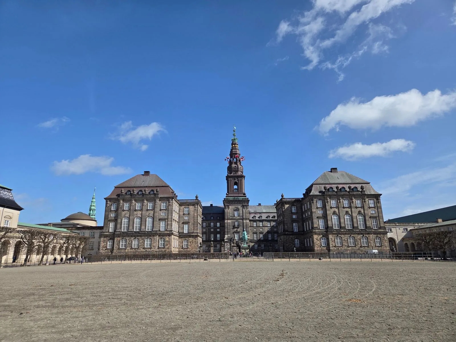 Het sprookjesachtige Koninklijk Paleis: een kindvriendelijke rondleiding