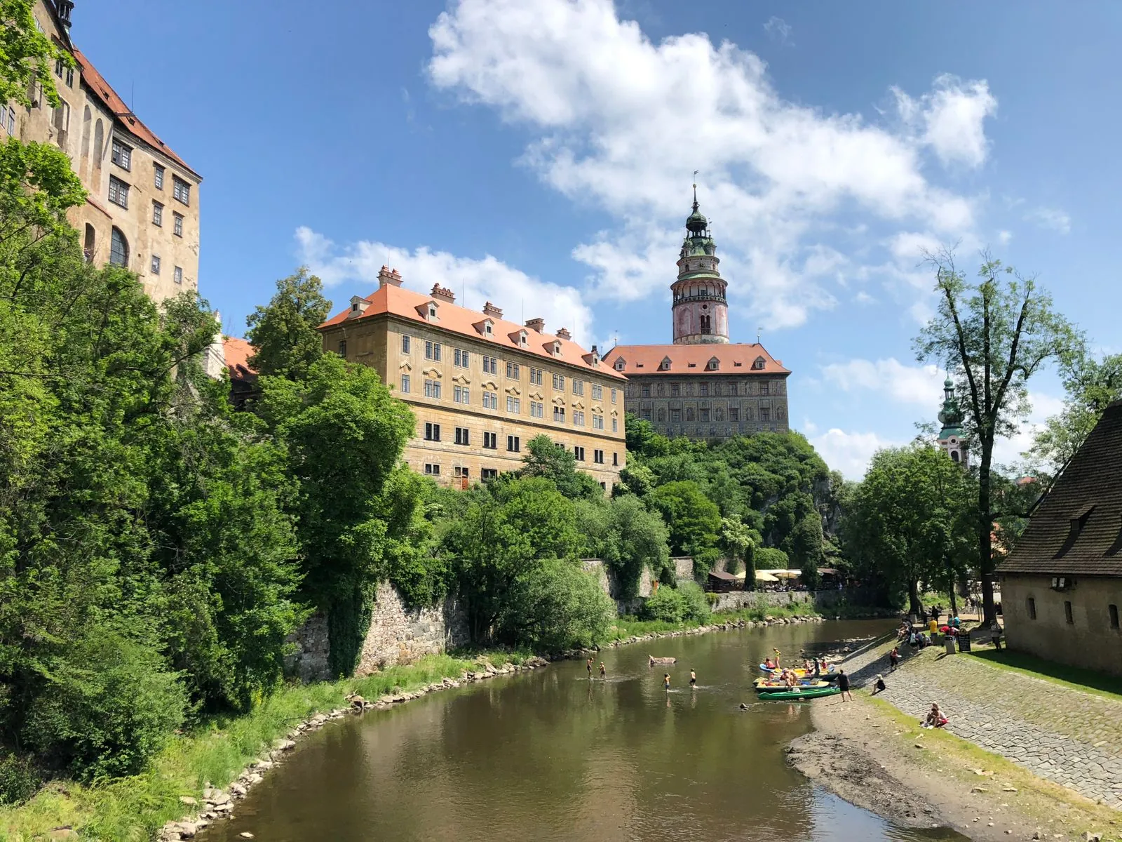 Kanoën op de Vltava: een gezinsavontuur