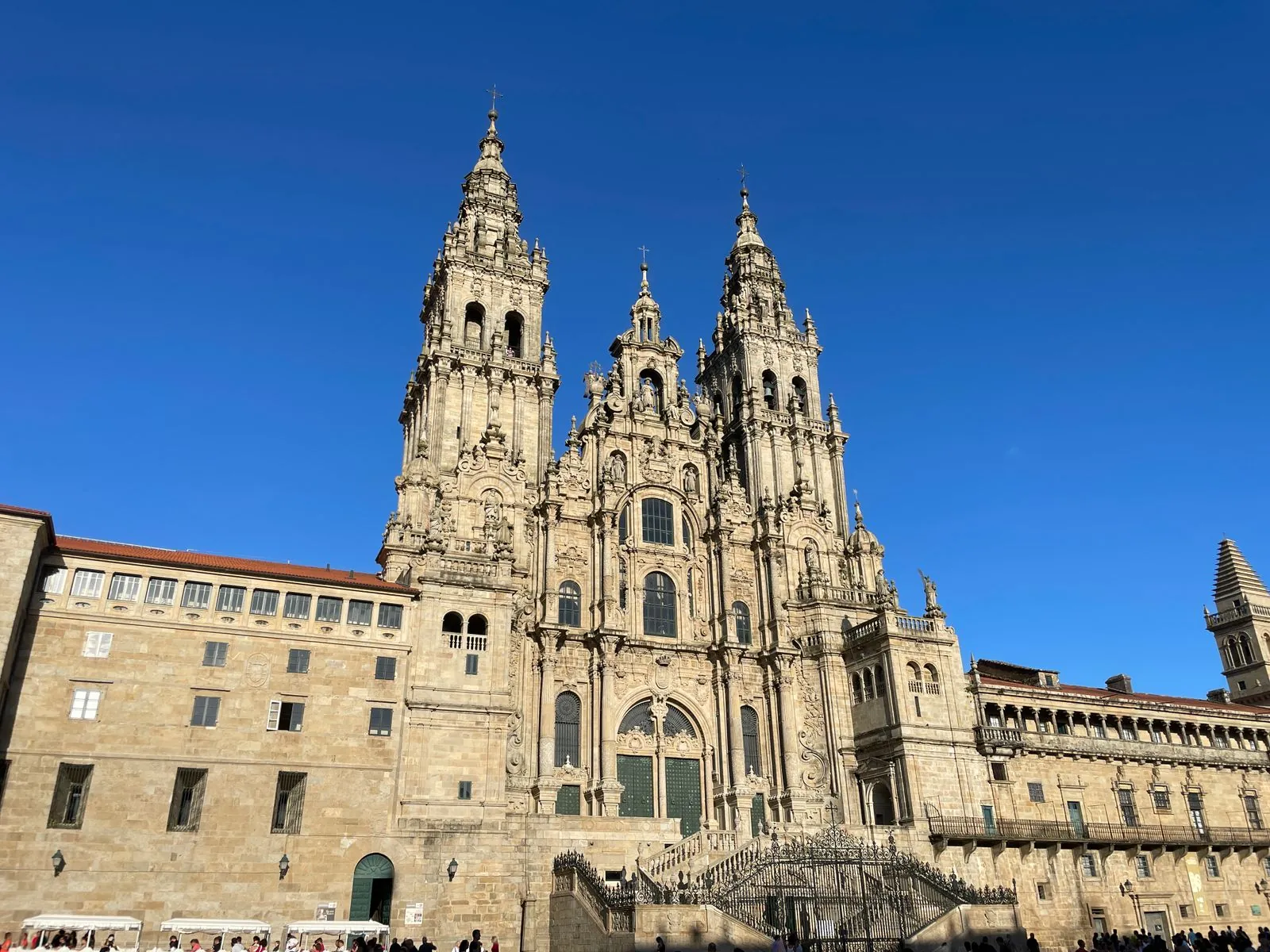 Een bezoek aan de indrukwekkende kathedraal van Santiago de Compostela
