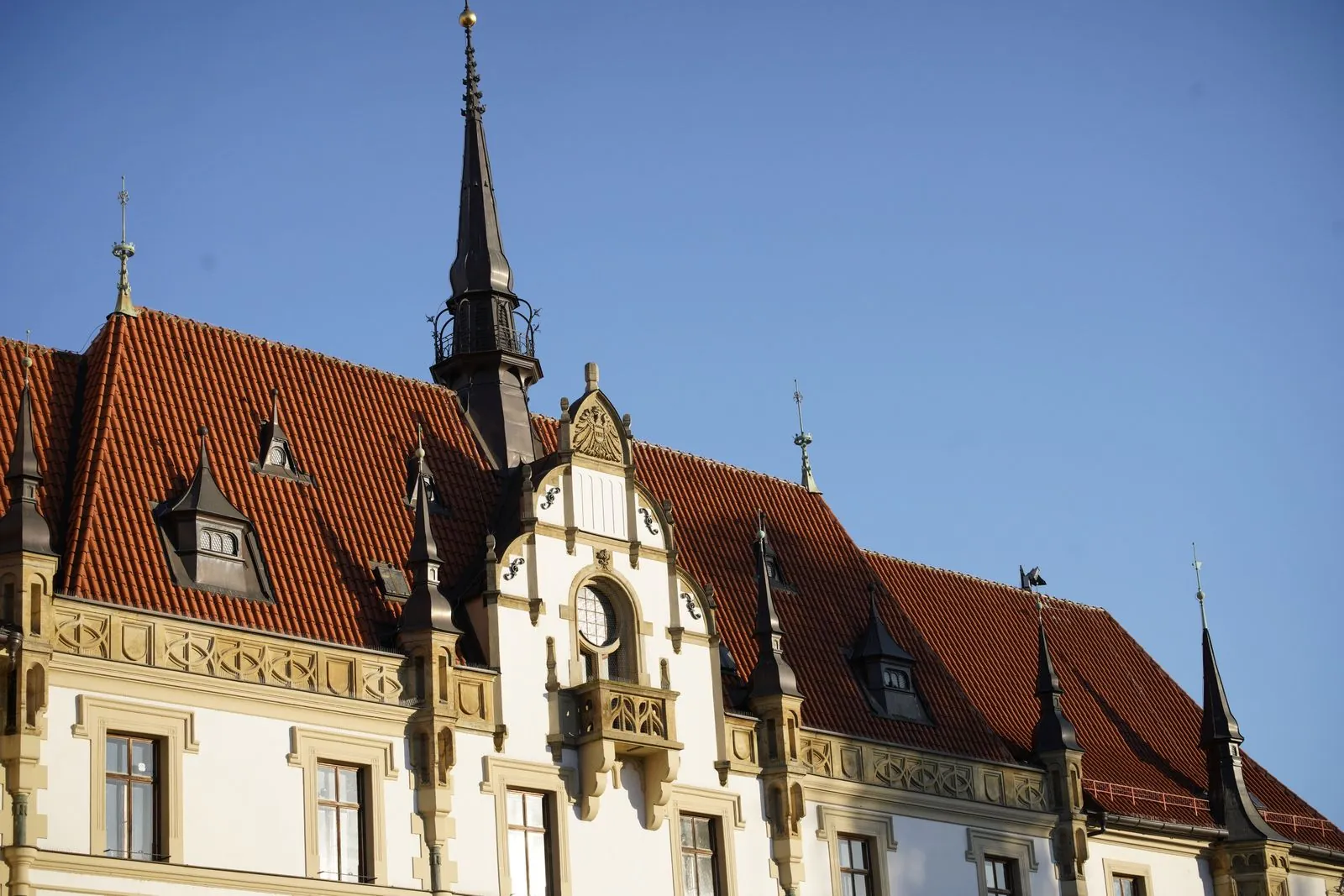 Hoe biedt het aartsbisschoppelijk paleis rust in Olomouc?