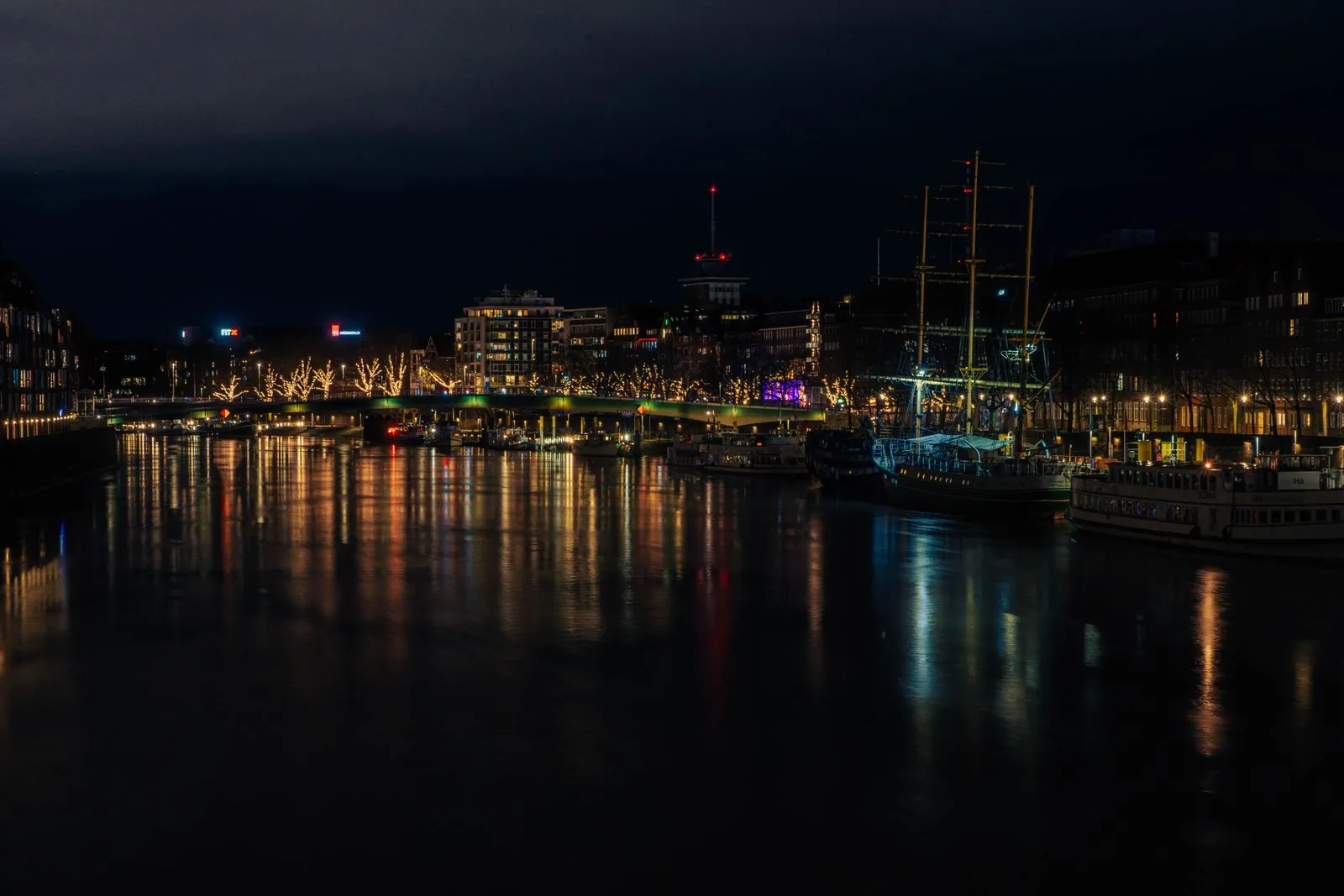 De haven van Bremen, een blik op de scheepsbouw