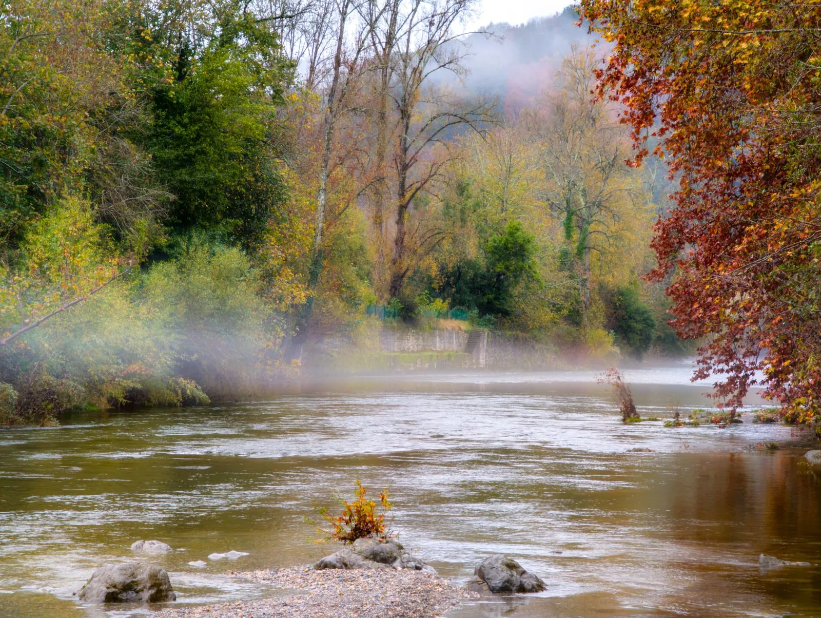 Avontuurlijk kanoën op de rivier de Sella