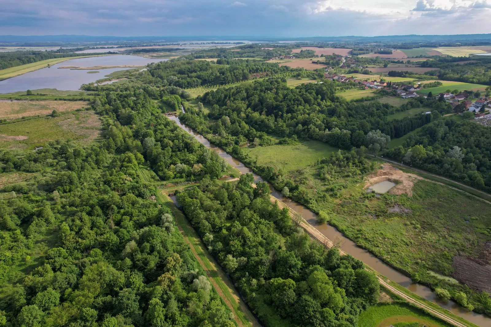 De natuurlijke schoonheid van de rivier de Mura