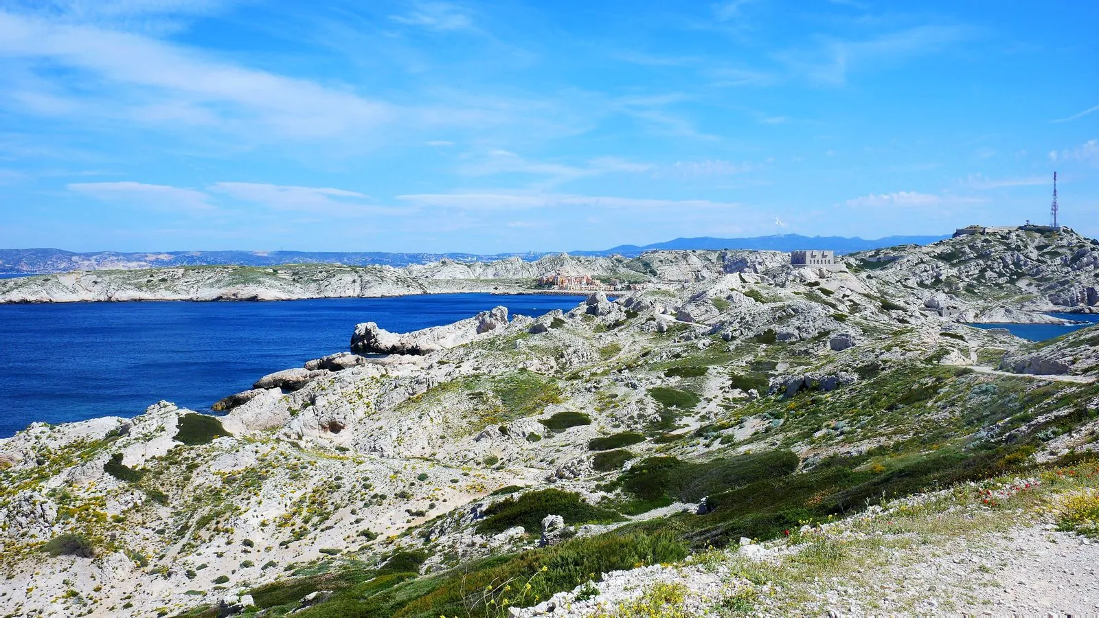 Wat zijn leuke dagtrips vanuit Marseille naar de kust