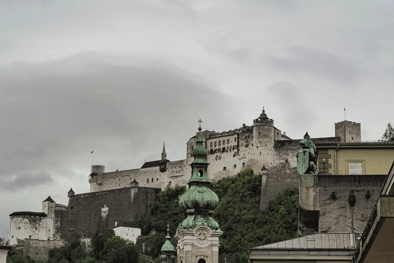 De architectuur van de vesting Hohensalzburg, een mix van stijlen