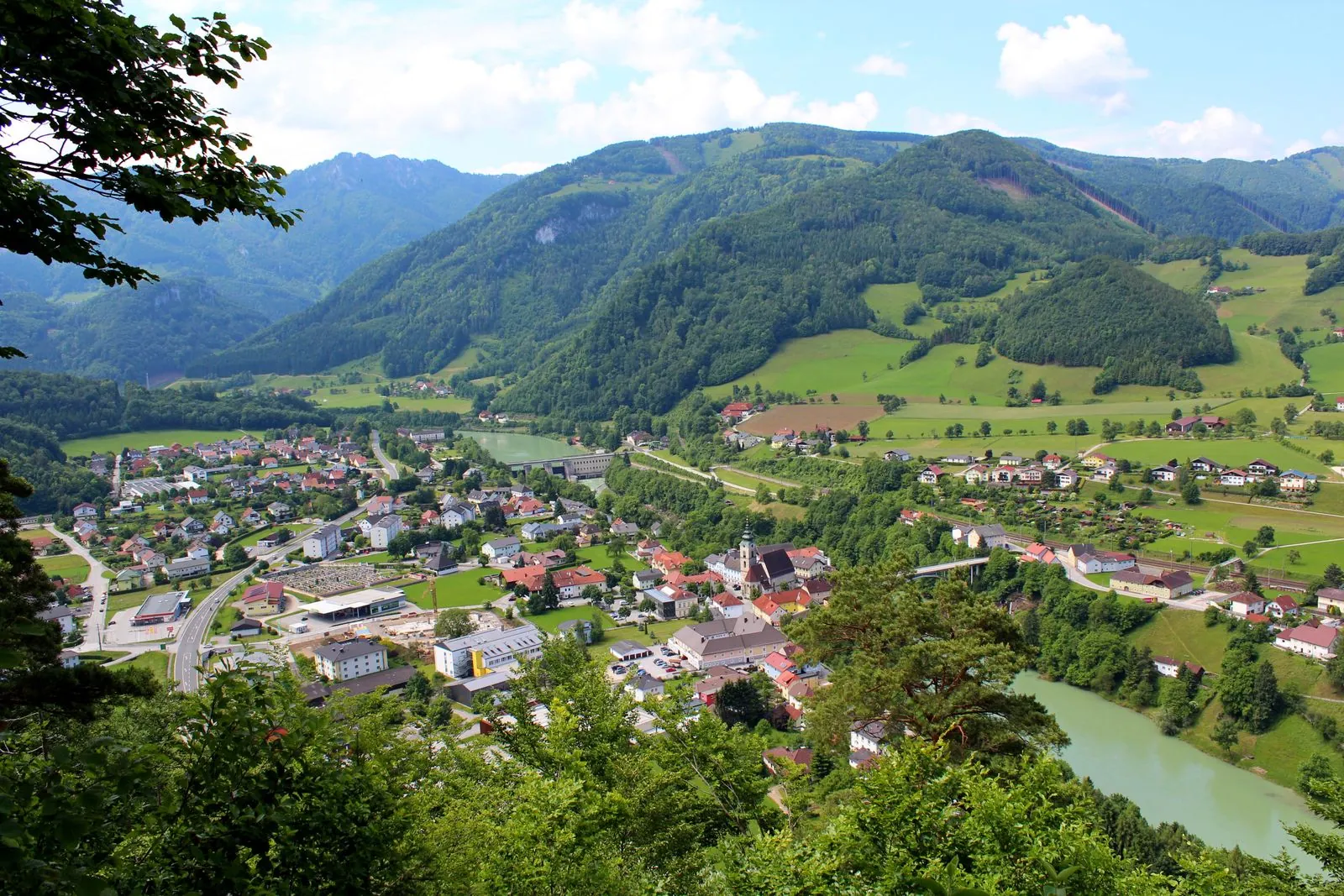Het geweldige uitzicht vanaf de Pöstlingberg in Linz