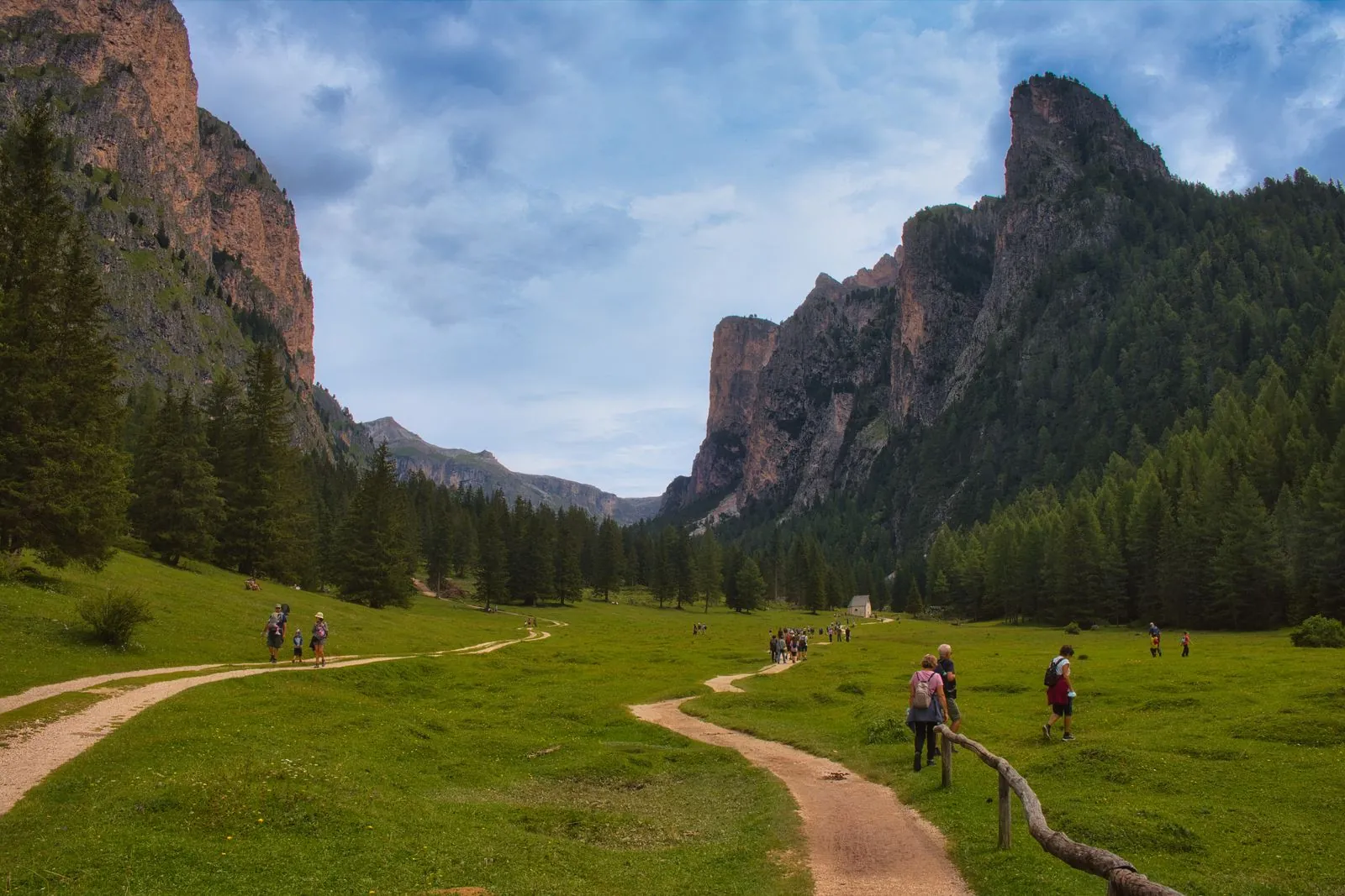 Rustige wandeling door de Val Gardena vallei