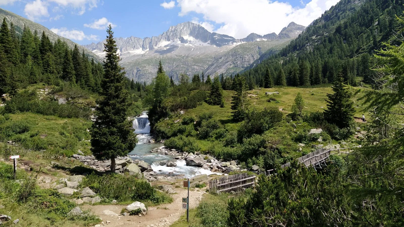 De magie van de watervallen in Val Genova