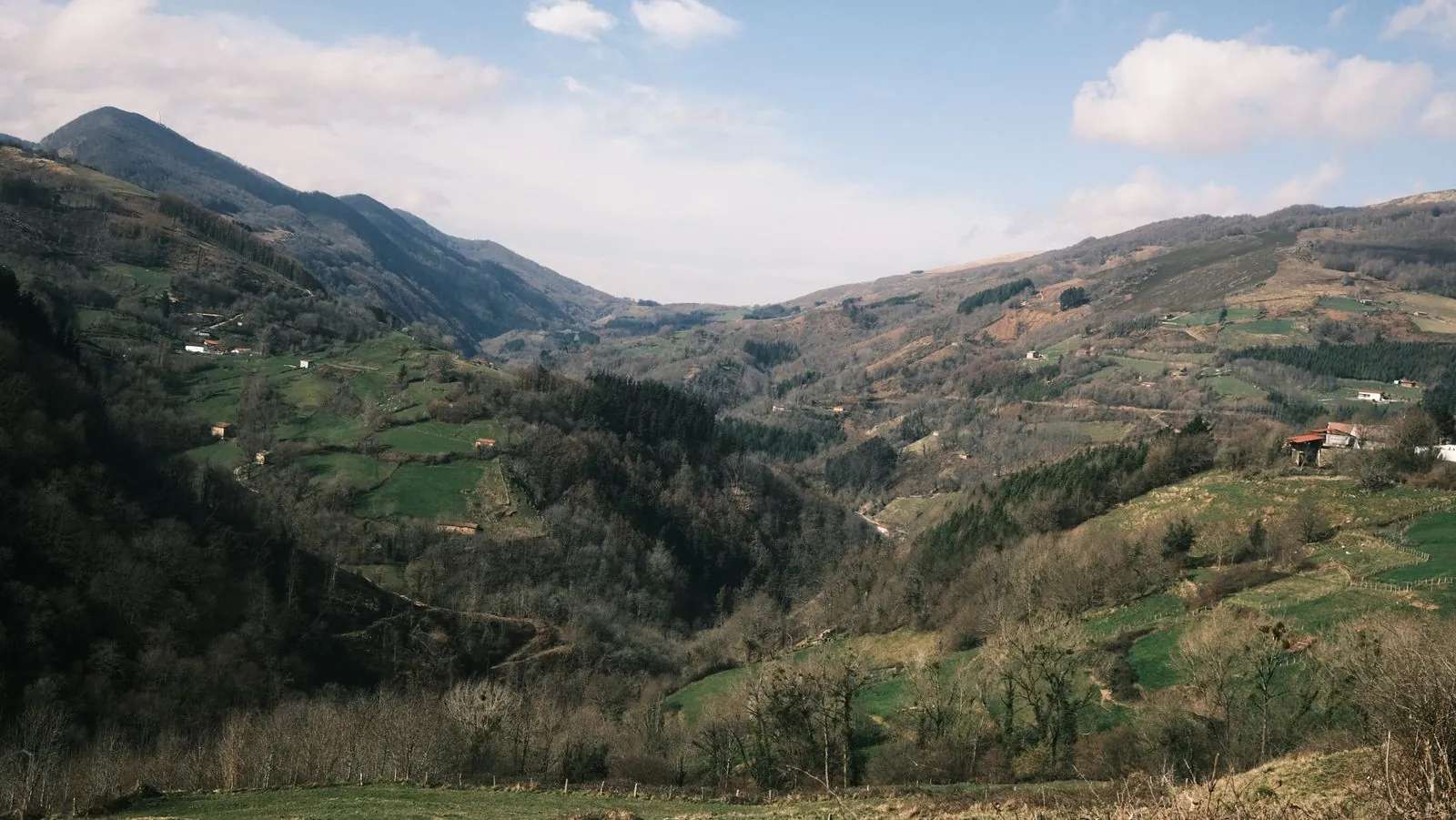 Wandelen door de glooiende heuvels van de Rioja Alavesa