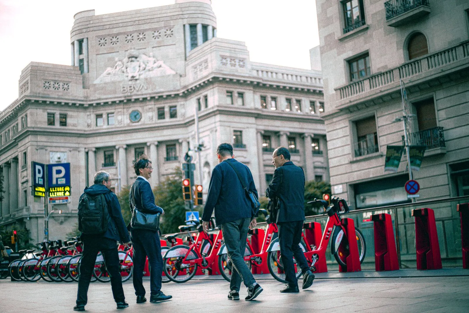 Fietsroute langs markten en pleinen in Bilbao