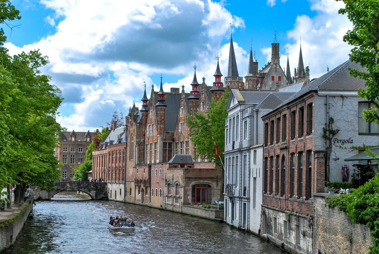 Kenmerken van Brugge: van belfort tot grachten