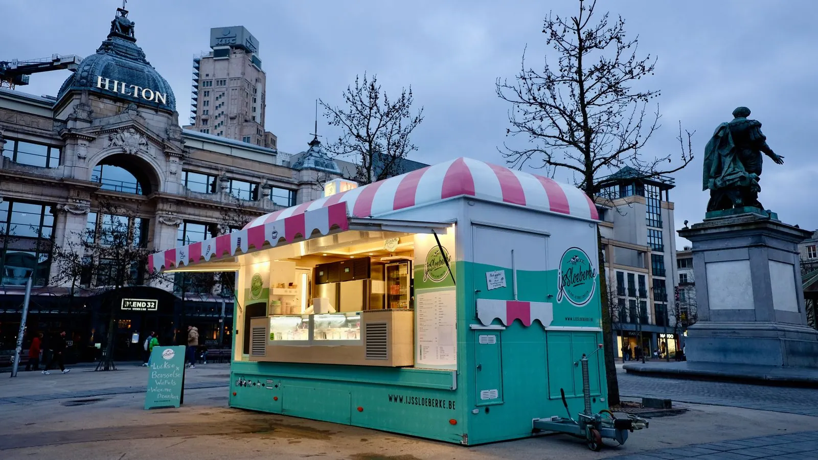 Welke markten in Antwerpen zijn populair bij locals
