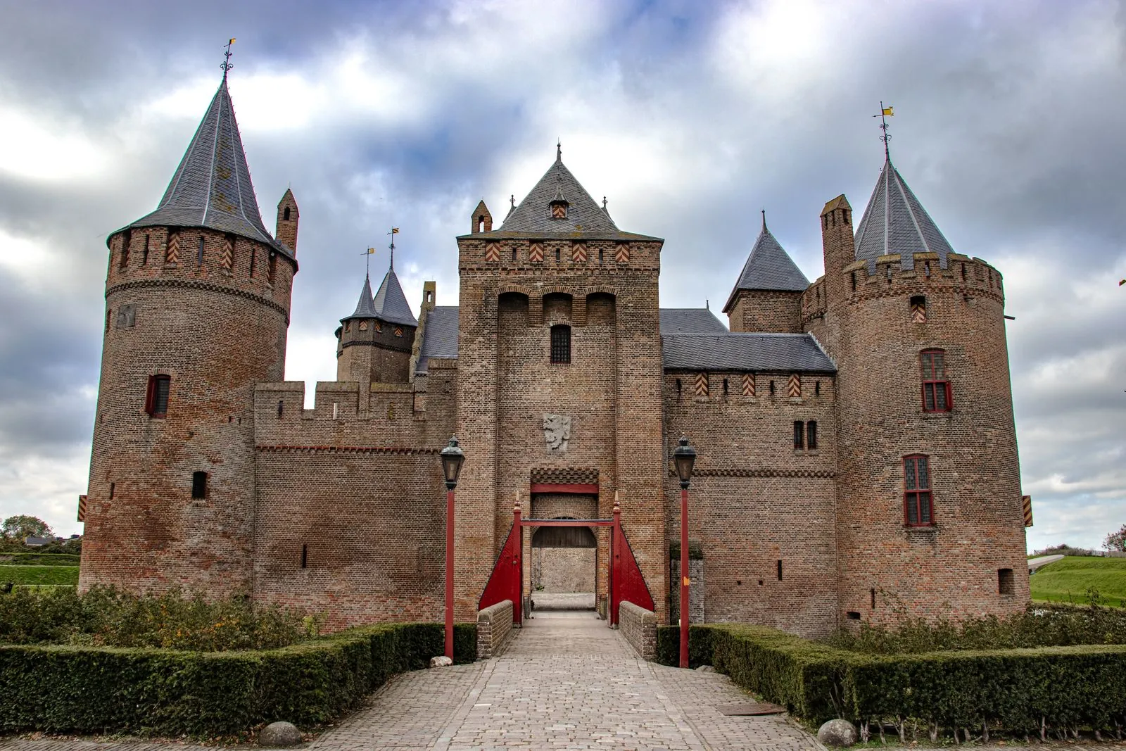 Bezoek aan Muiden met zijn kasteel en haven