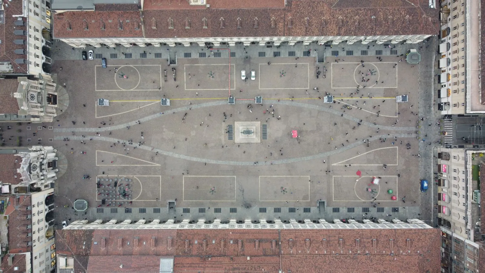 Wat kun je doen rond het plein Piazza San Carlo