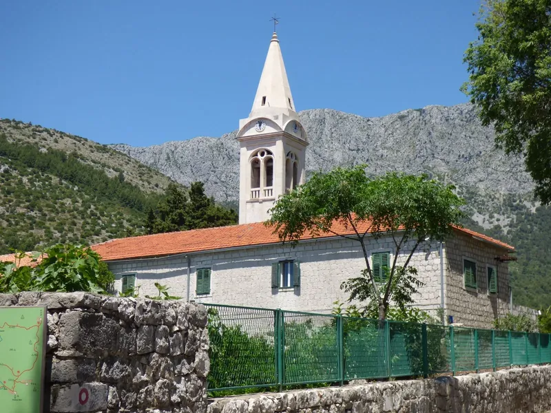 Kurija Banfi