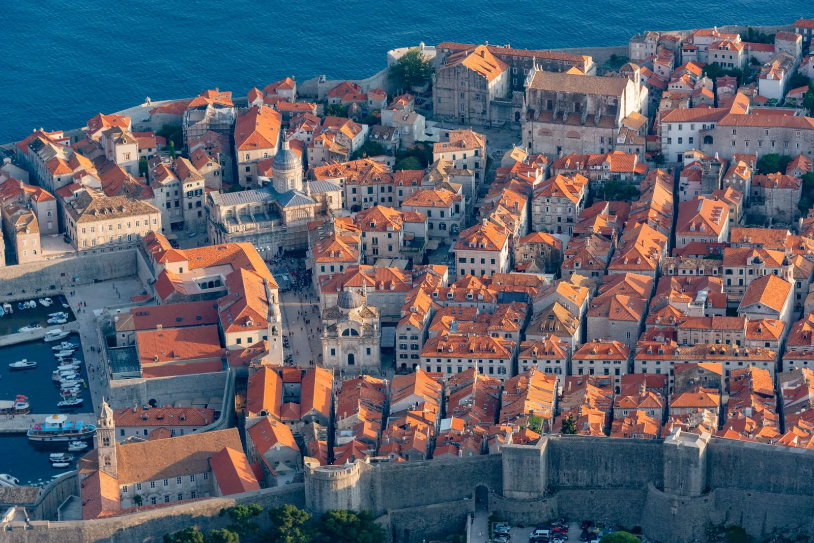 De oude stad Dubrovnik verkennen met kinderen