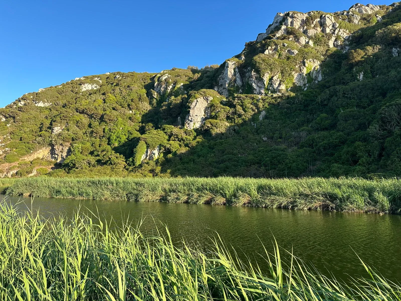 Wandelen langs de rivier de Zêzere