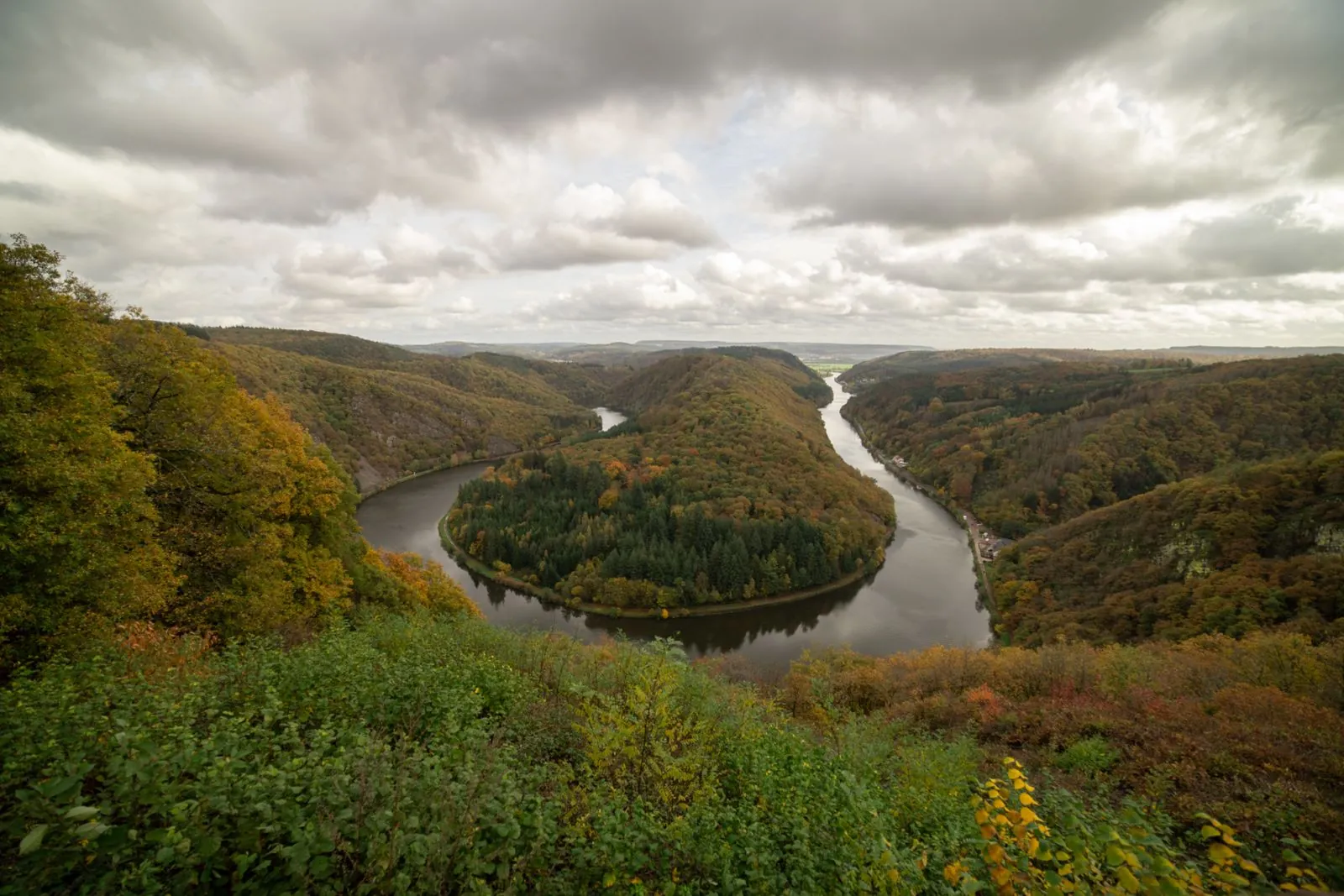 Het panoramische uitzicht van de Hunsrück-Höhenweg