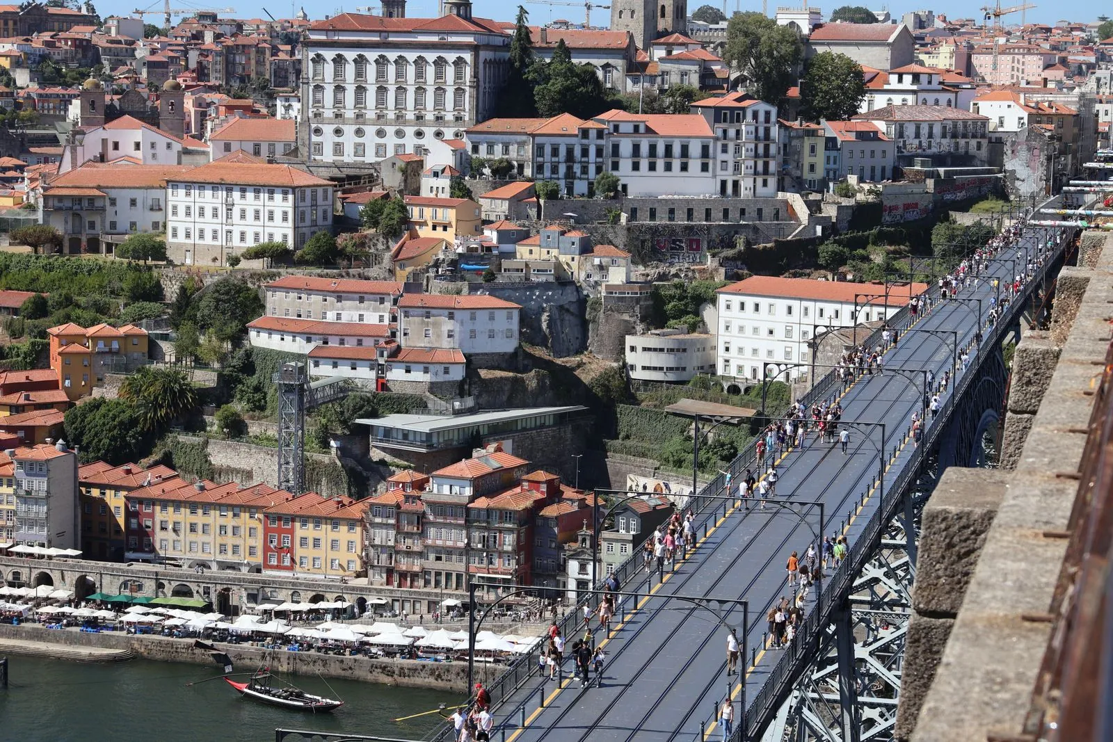De architectuur van de Ponte do Infante ontdekken
