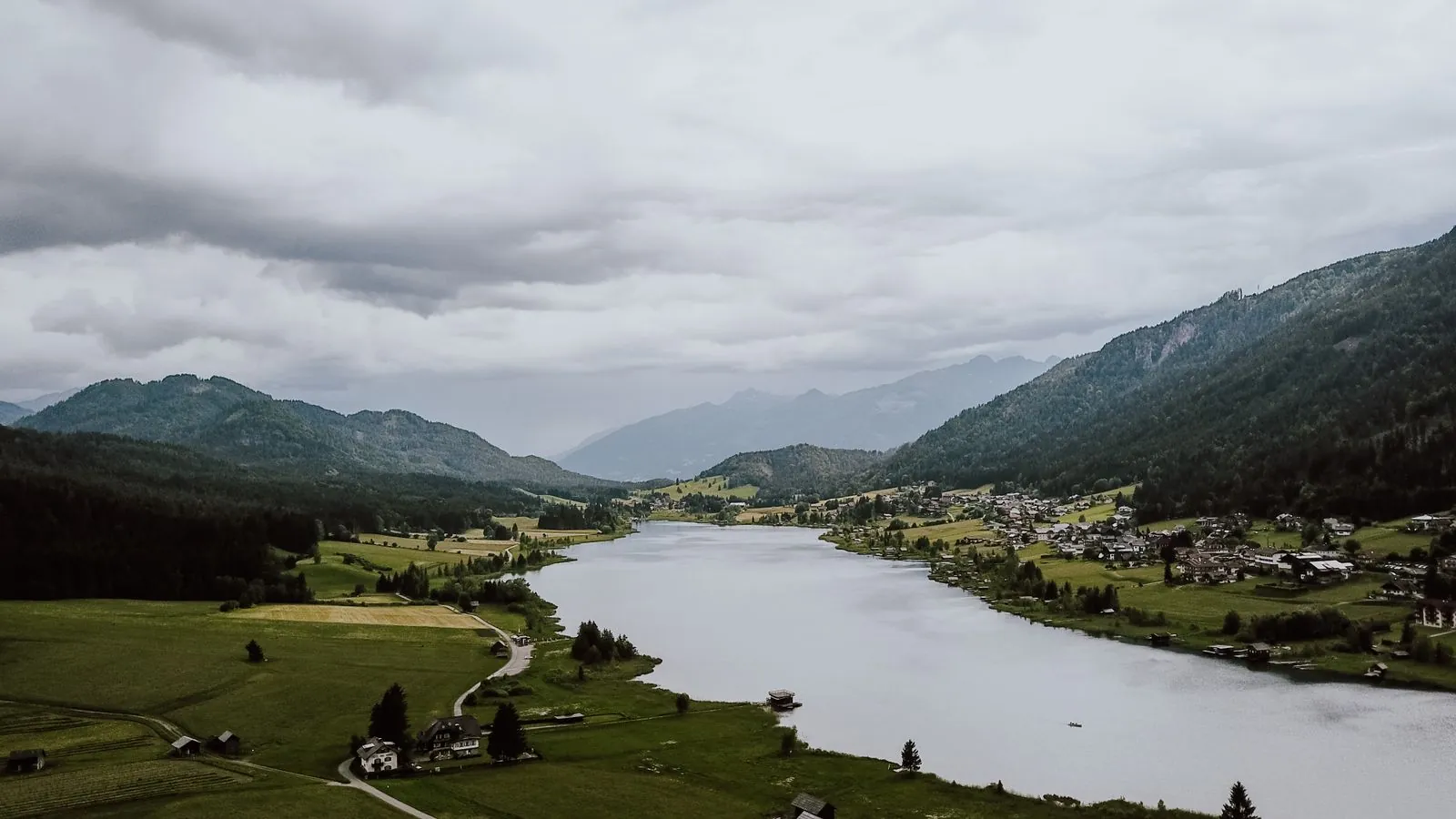 Fietsen langs de See-Rundweg bij Weissensee