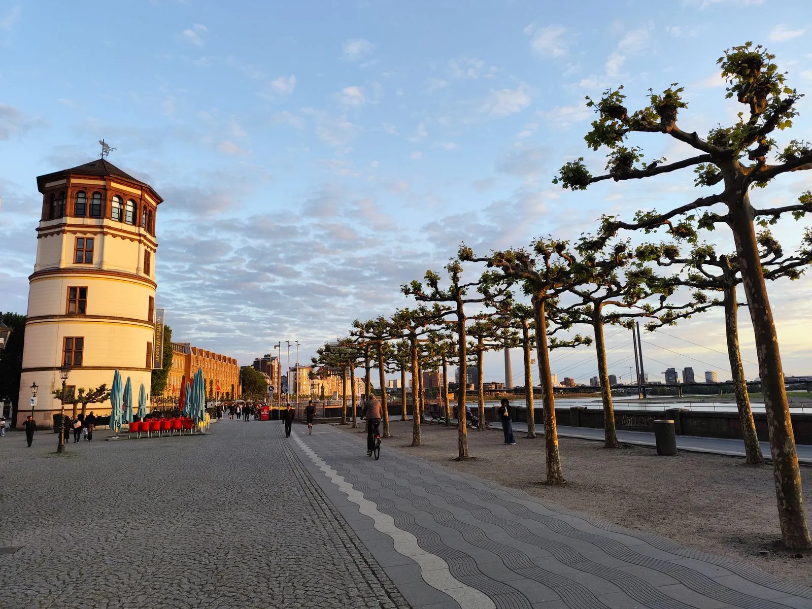 Fietsen langs de rivier de Rijn, van Düsseldorf naar Keulen