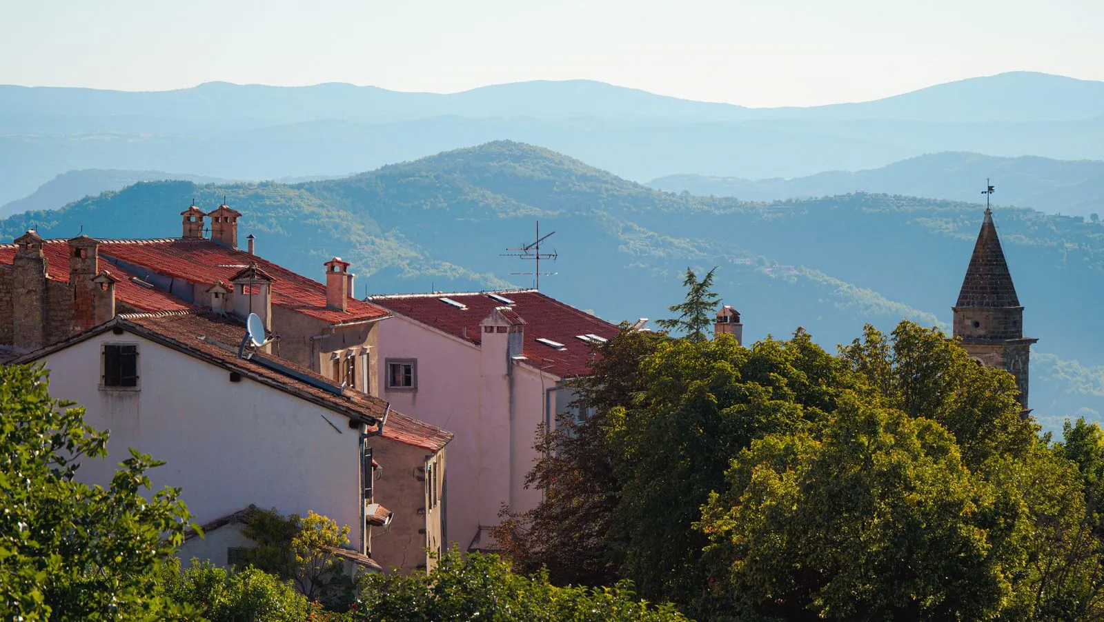 Wat maakt het stadje Motovun bijzonder?