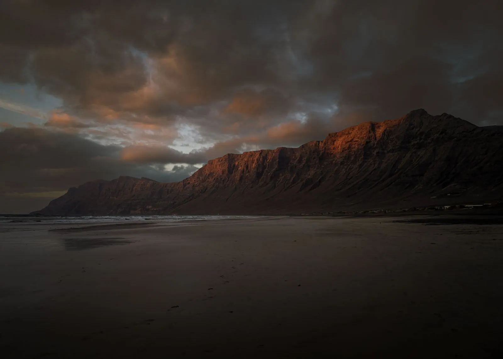 Zonsondergang beleven op Famara strand