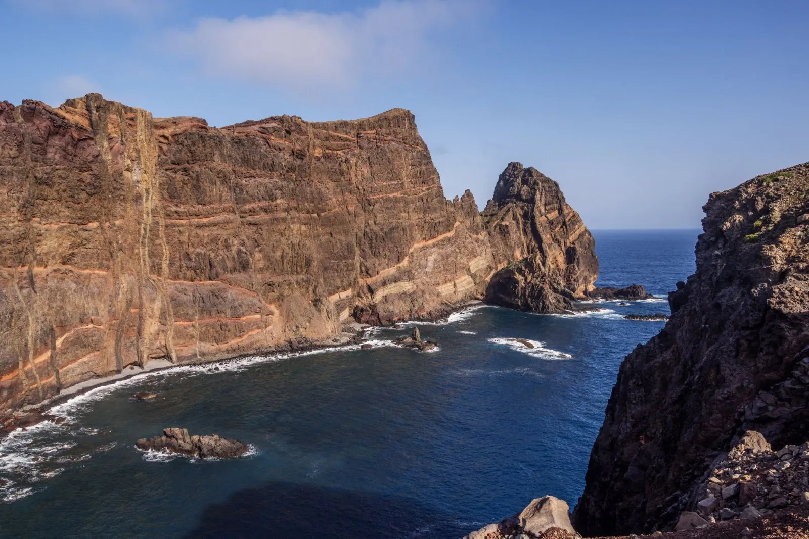 Avontuurlijk pad langs de kliffen van Ponta de São Lourenço