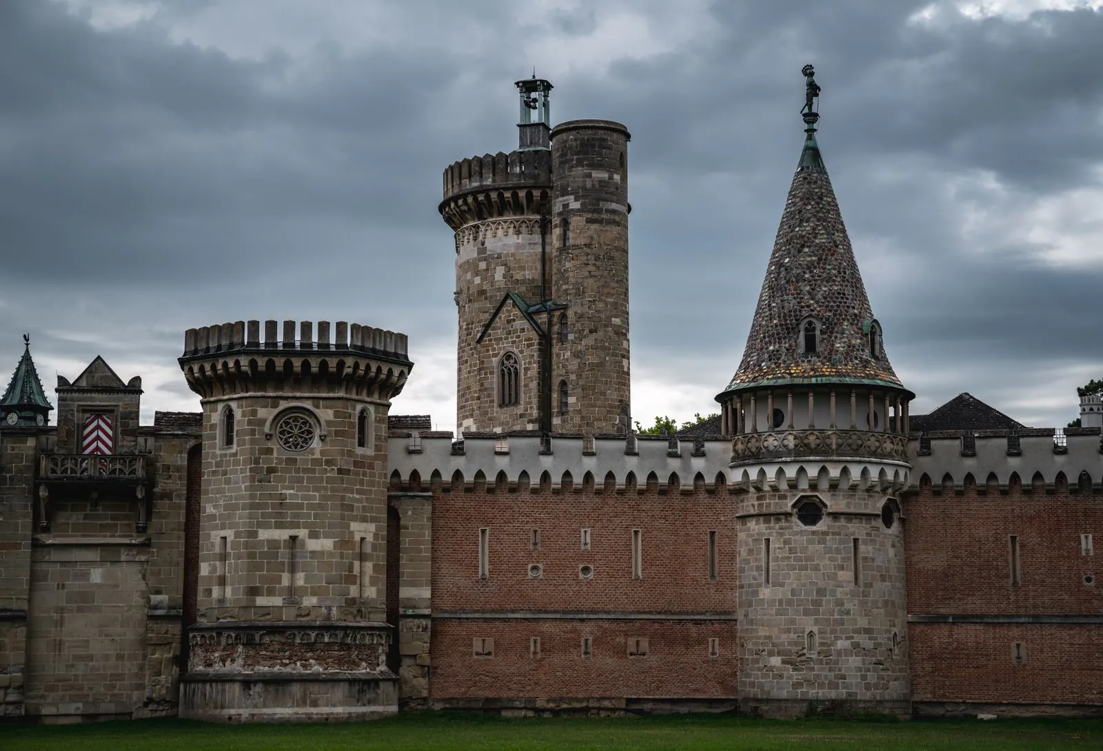 Het majestueuze kasteel Schloss Laxenburg in het Wienerwald