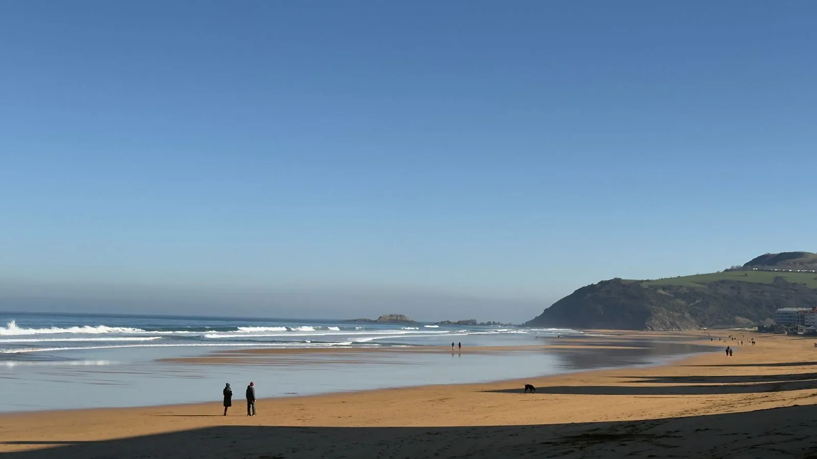 Surfen en relaxen op het strand van Zarautz