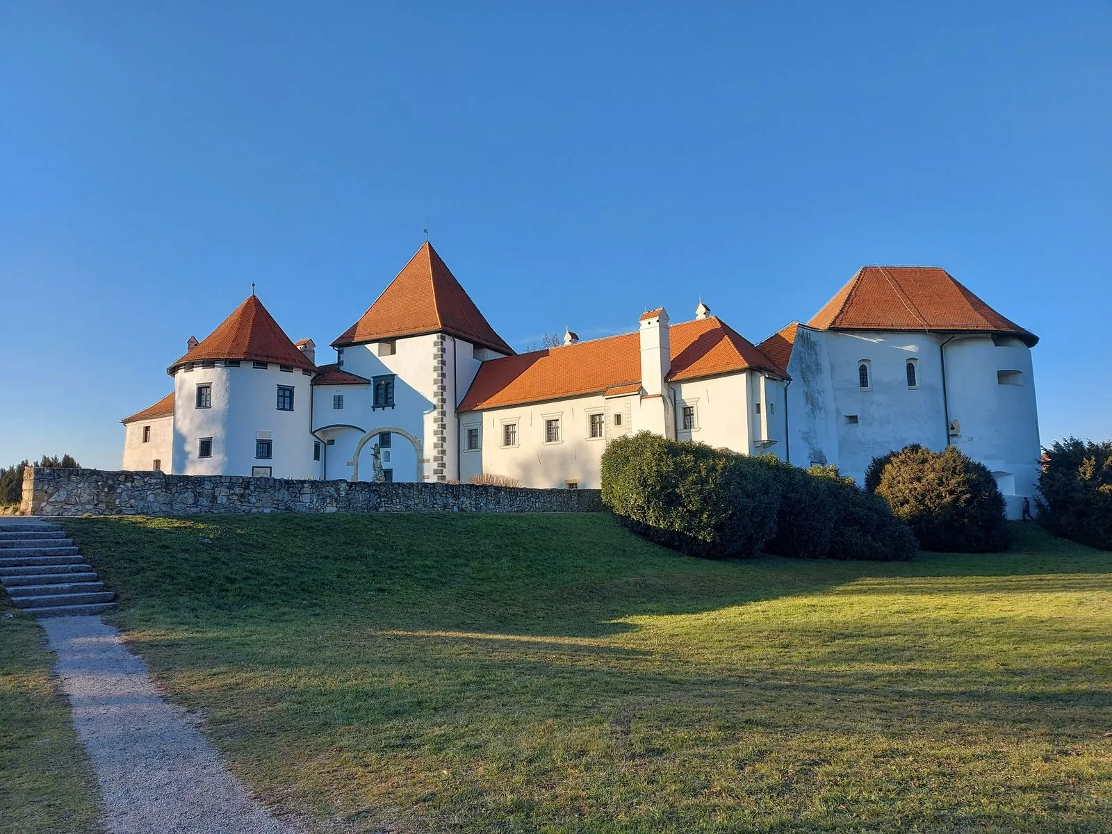 De binnenplaats van het kasteel van Varaždin